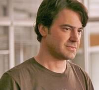    (Ron Livingston)