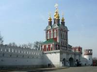 Монахинь Новодевичьего монастыря обвинили в том, что они не пустили в храм мать с больным ребенком