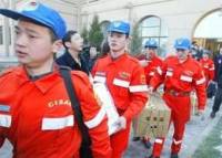 В Китае из канализационной трубы извлекли живого младенца. Видео