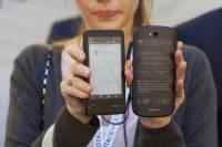  YotaPhone     -