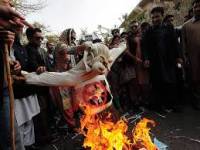 В Пакистане сожгли чучело Олланда