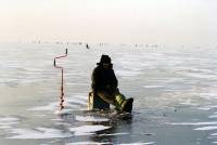 На Чудском озере с оторвавшейся льдины спасли 74 рыбаков