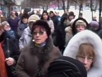 В Москве протестующие против застройки сквера перекрыли улицу, произведены задержания
