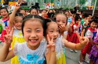 Гражданам Китая разрешат иметь трех детей