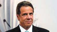 Обвиненный в домогательствах губернатор Нью-Йорка покидает пост