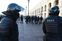 В Петербурге участники незаконной акции напали на полицейских