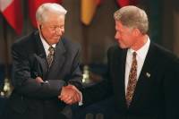 Клинтон рассказал, как предлагал Ельцину и Путину членство России в НАТО